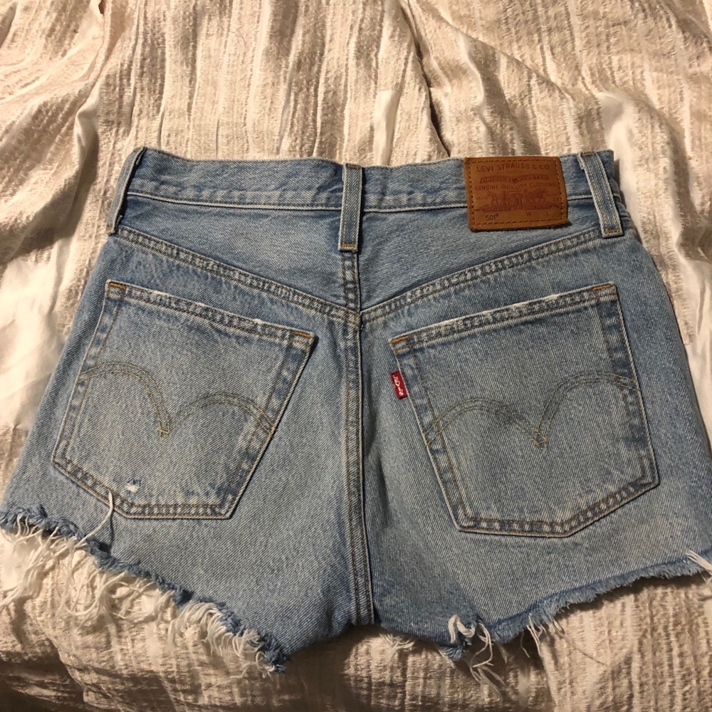 Levi high wasted shorts